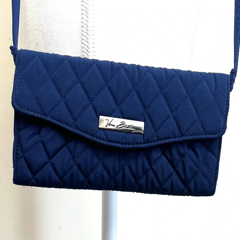Vera Bradley crossbody navy blue quilted,EUC 7.5x4.5x.5”, clean, no stains ⬇️ - Picture 1 of 13